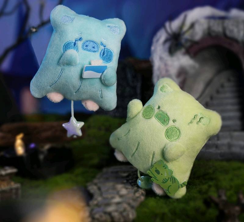 Lulu the Pig Horror Story Series – Shapeshifting Little Ghost Plush Blind Box Keychain