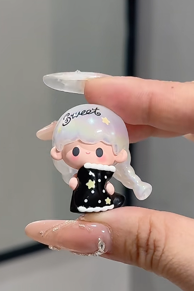 UU Toys Good Night Dream Series Mini Bean Blind Bag Figures | Electroplated Kawaii Girl Mini Beans, Special & Secret Chase Styles