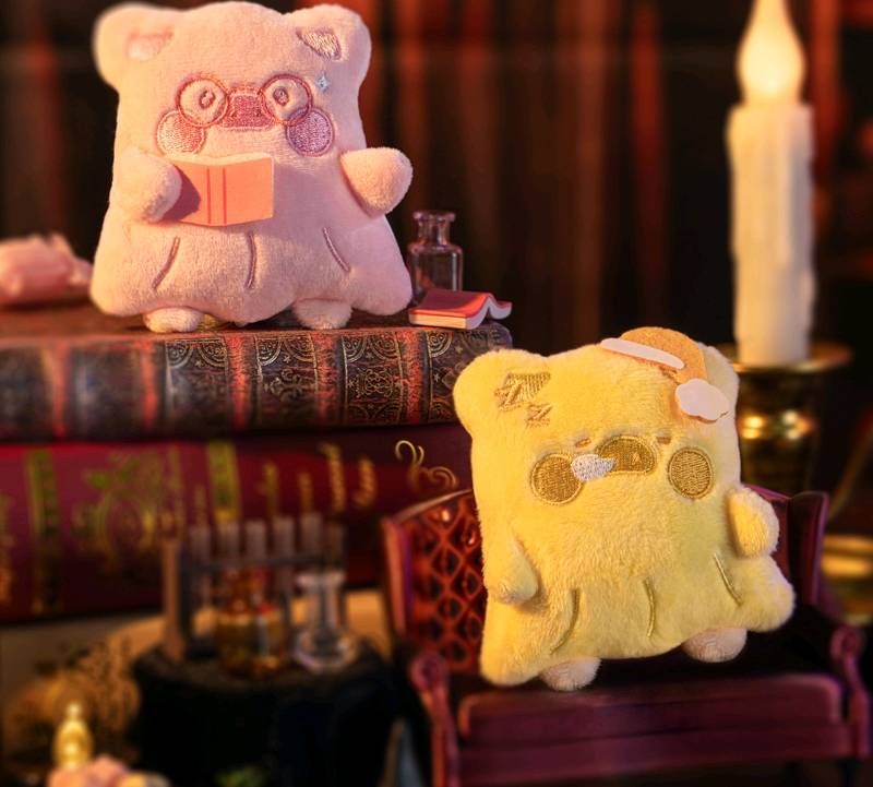Lulu the Pig Horror Story Series – Shapeshifting Little Ghost Plush Blind Box Keychain