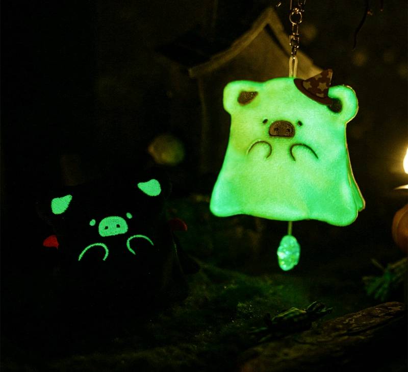 Lulu the Pig Horror Story Series – Shapeshifting Little Ghost Plush Blind Box Keychain