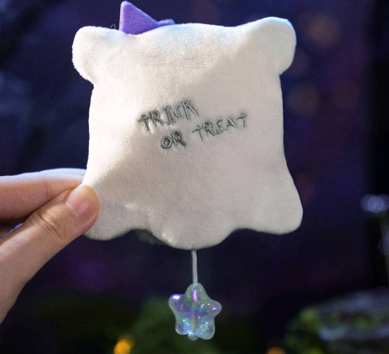 Lulu the Pig Horror Story Series – Shapeshifting Little Ghost Plush Blind Box Keychain